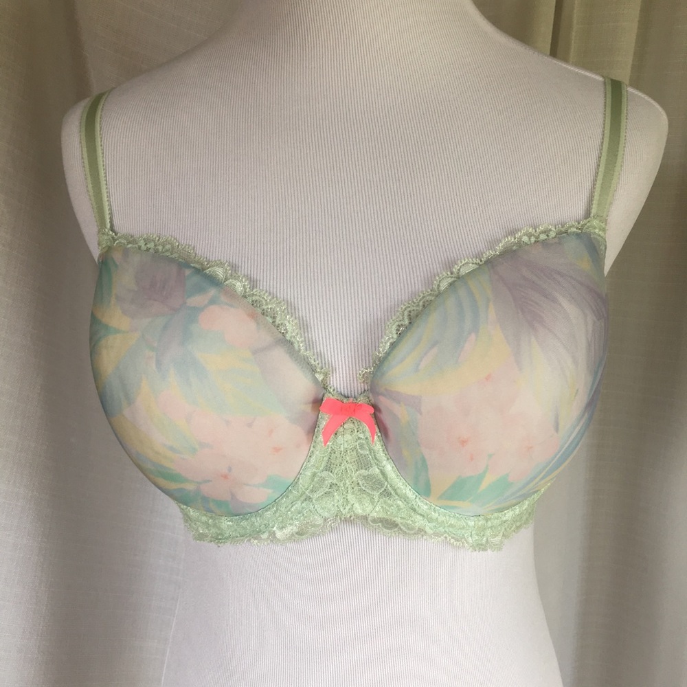 Victoria Secret's Dream Angels lined demi bra