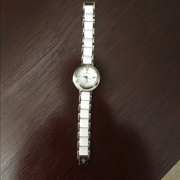 🆕 Christian Van Sant Women's Bracelet Watch - Picture 2 of 4