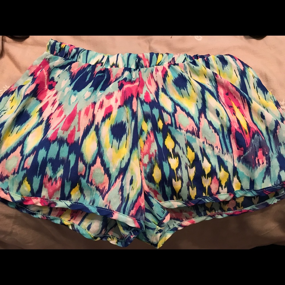 Like New Colorful Kirra Shorts, Size Small