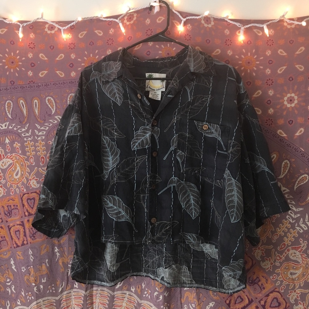 Loose fitting cropped Hawaiian tee