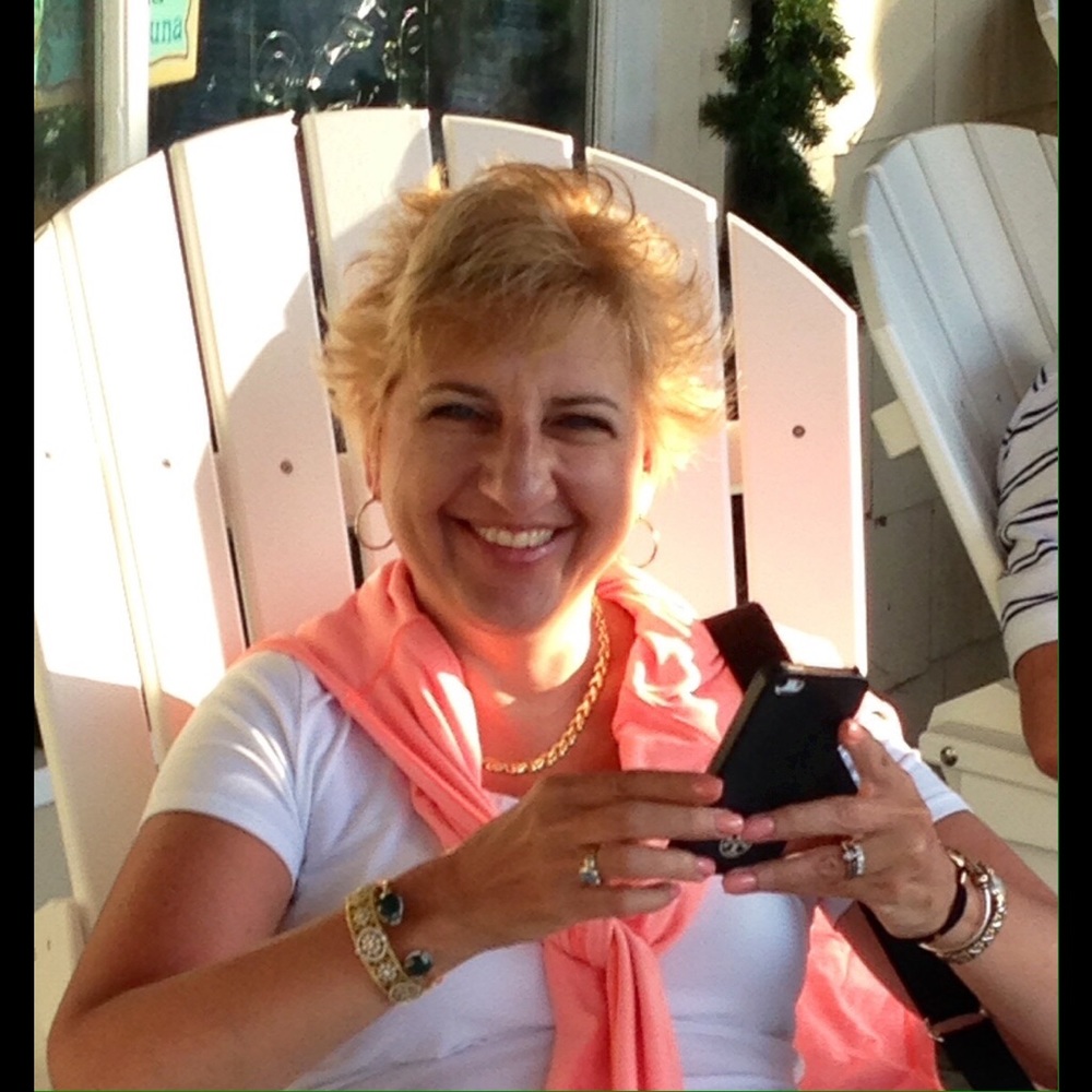 Meet Debbie 👠 Now a Posh Ambassador 💃🏼