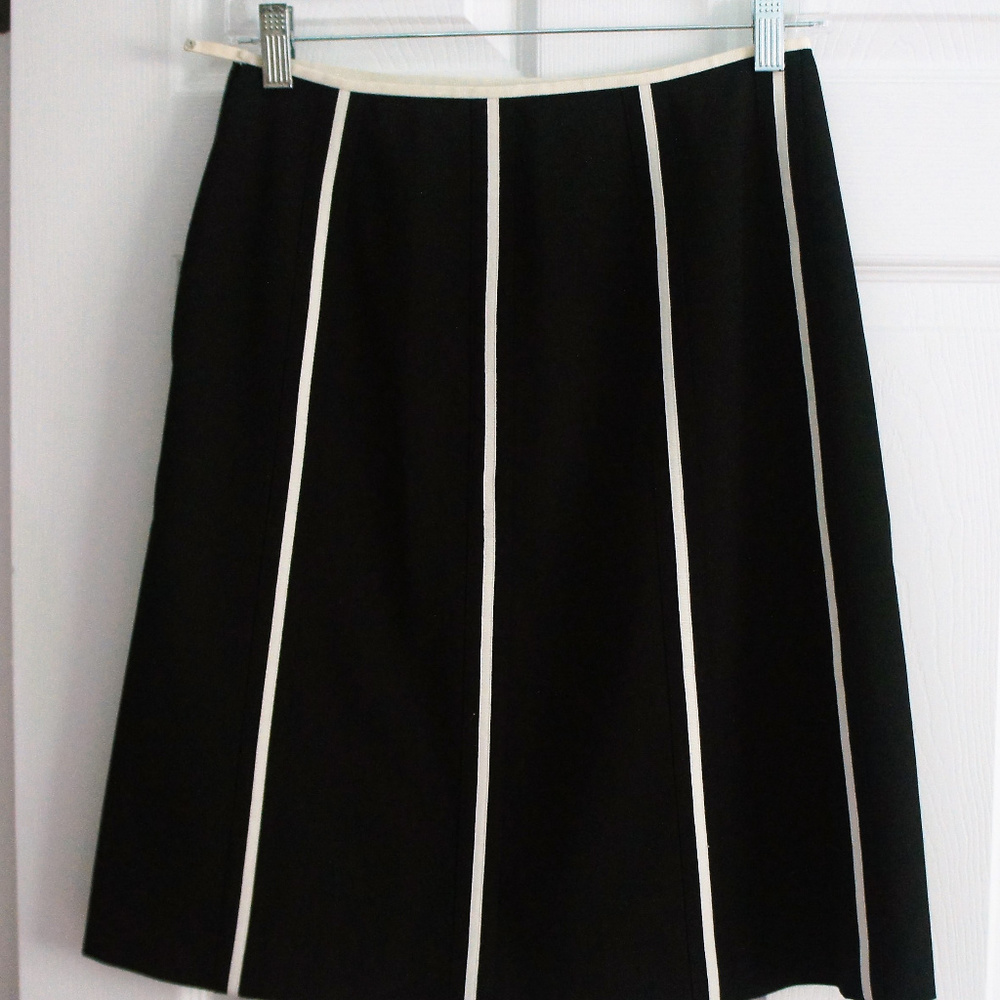 EUC Ann Taylor Skirt, Size 2P