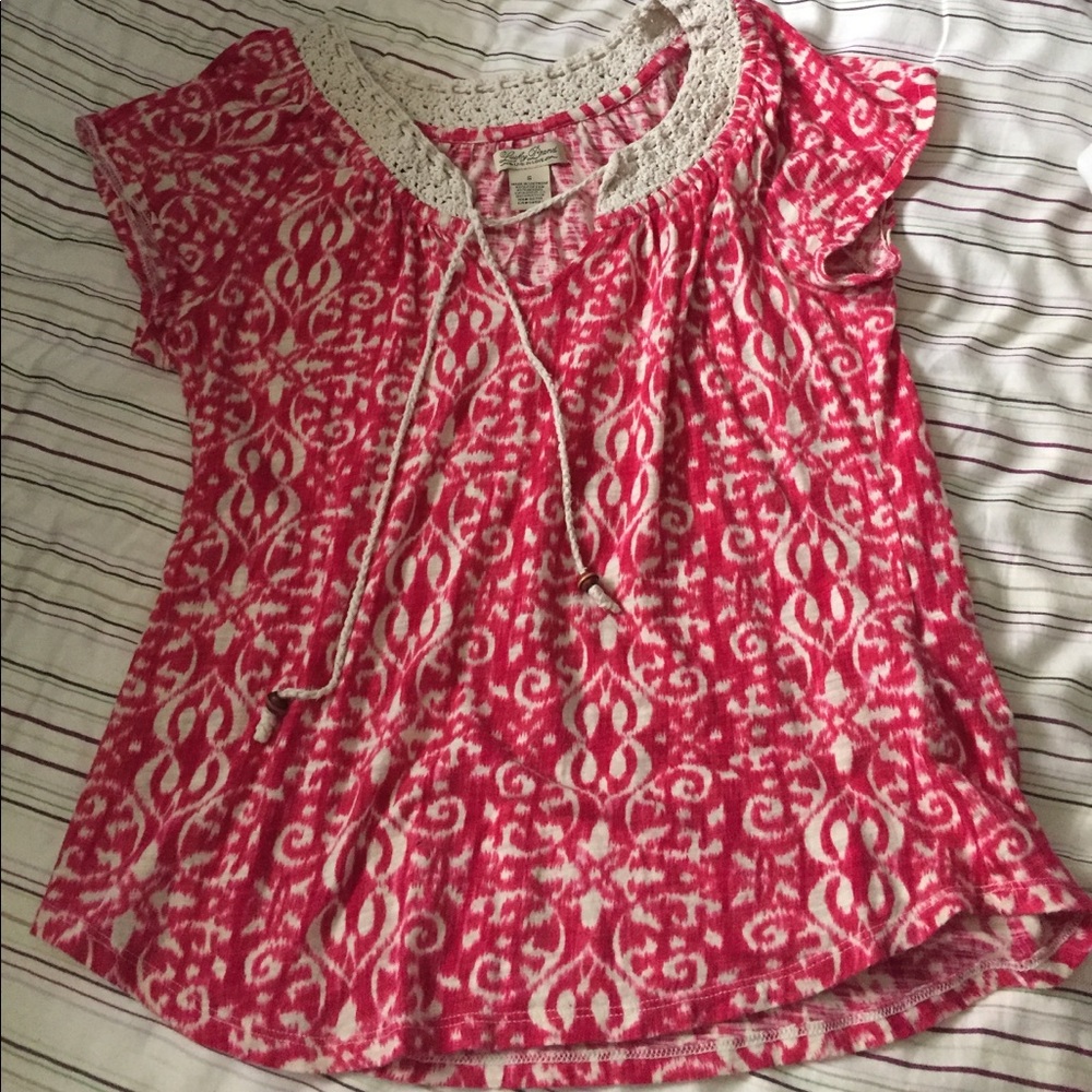 Lucky brand top. Size: S. 60% cotton and 40% modal