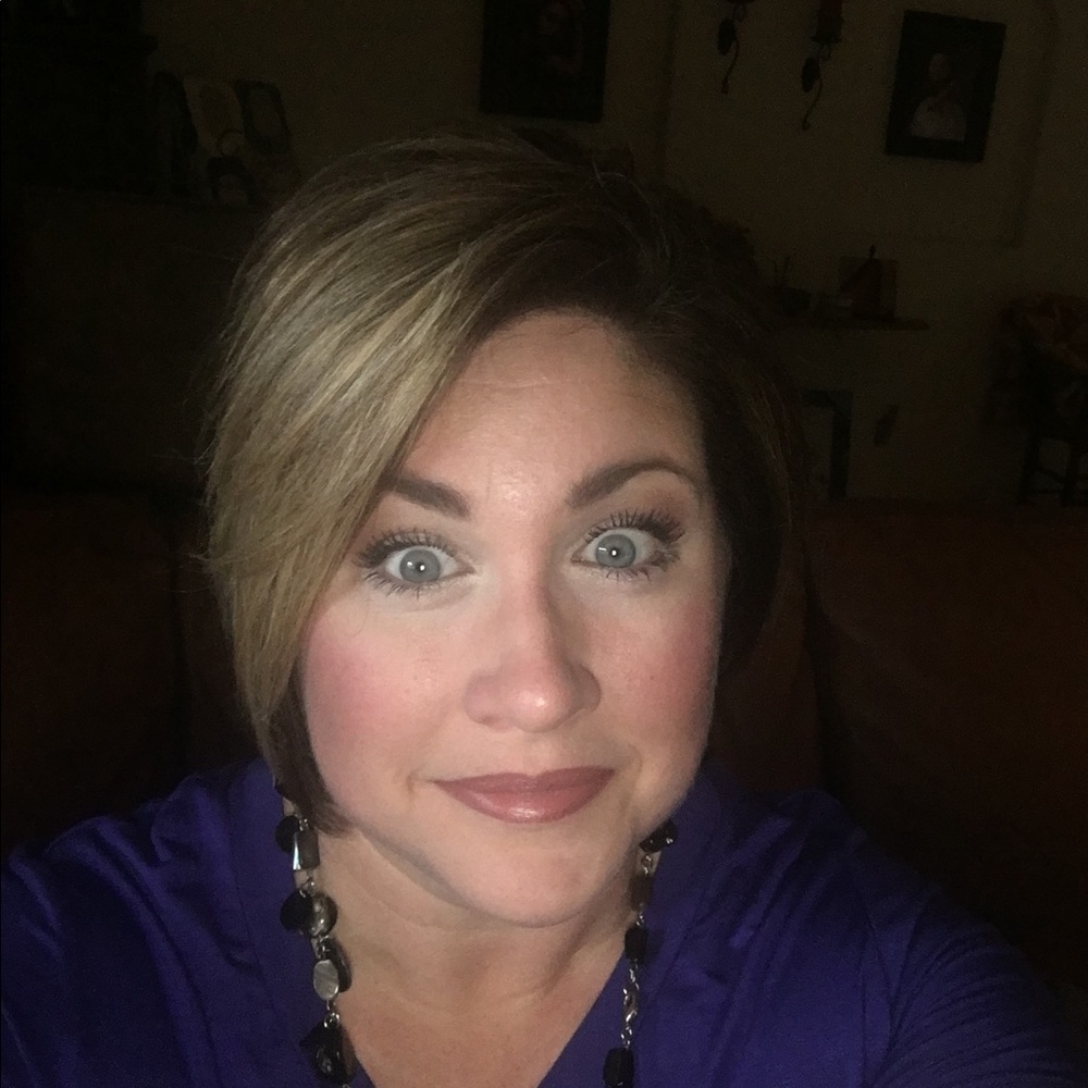 Meet your Posher, Melissa