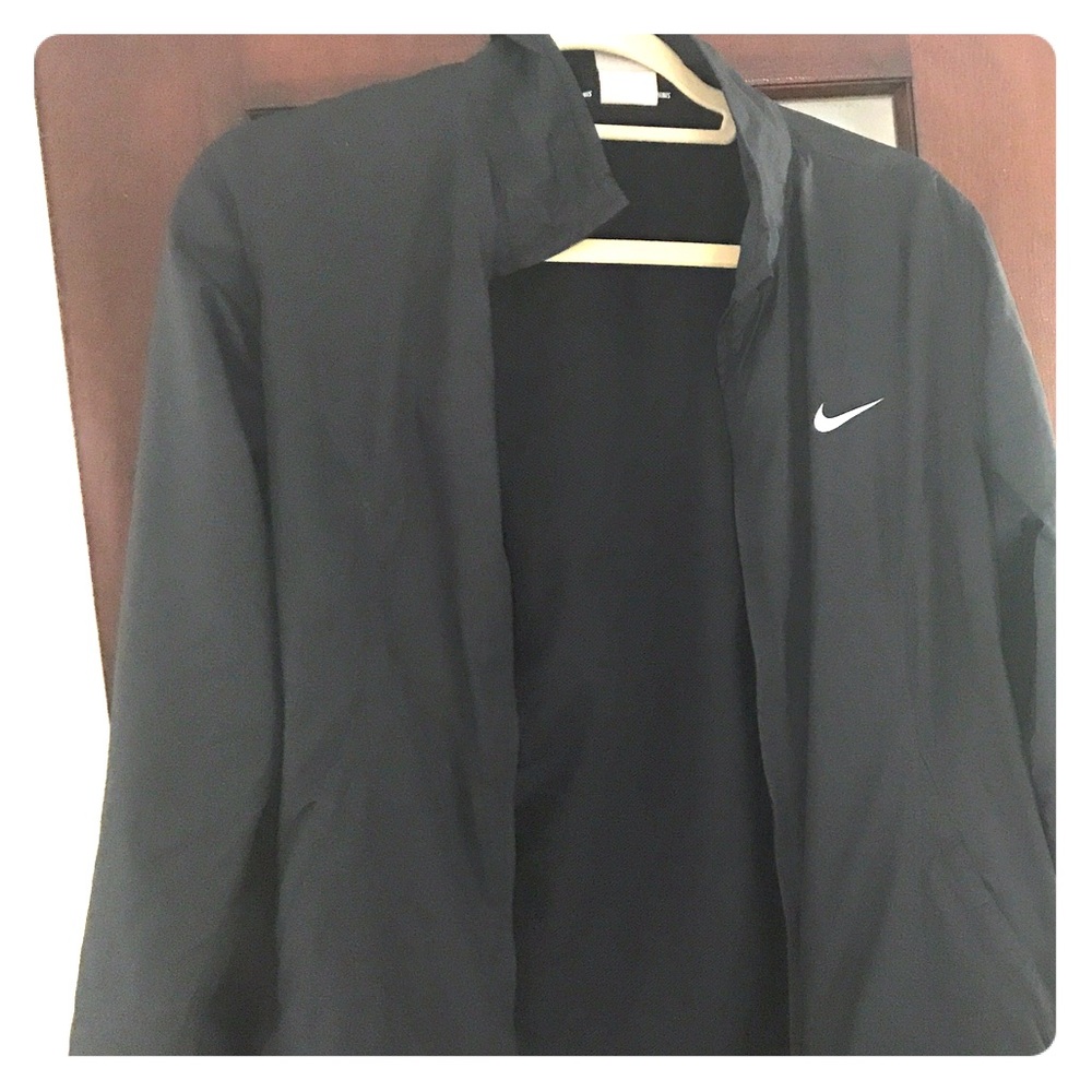 Nike women's tennis jacket