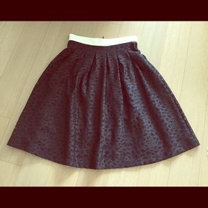 Gorgeous black & navy Karl Lagerfeld Paris Skirt.