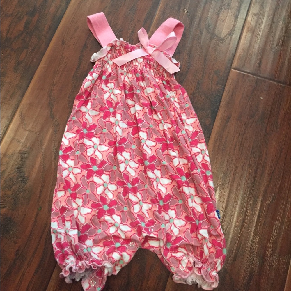 Kickee Pants sweet little bubble romper with bow!