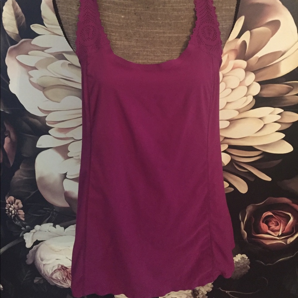 Fuchsia Lululemon tank