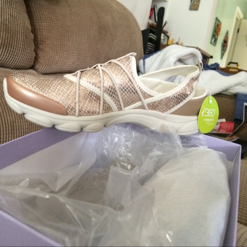 EASY SPIRIT  Boutique Style Athletic Shoe