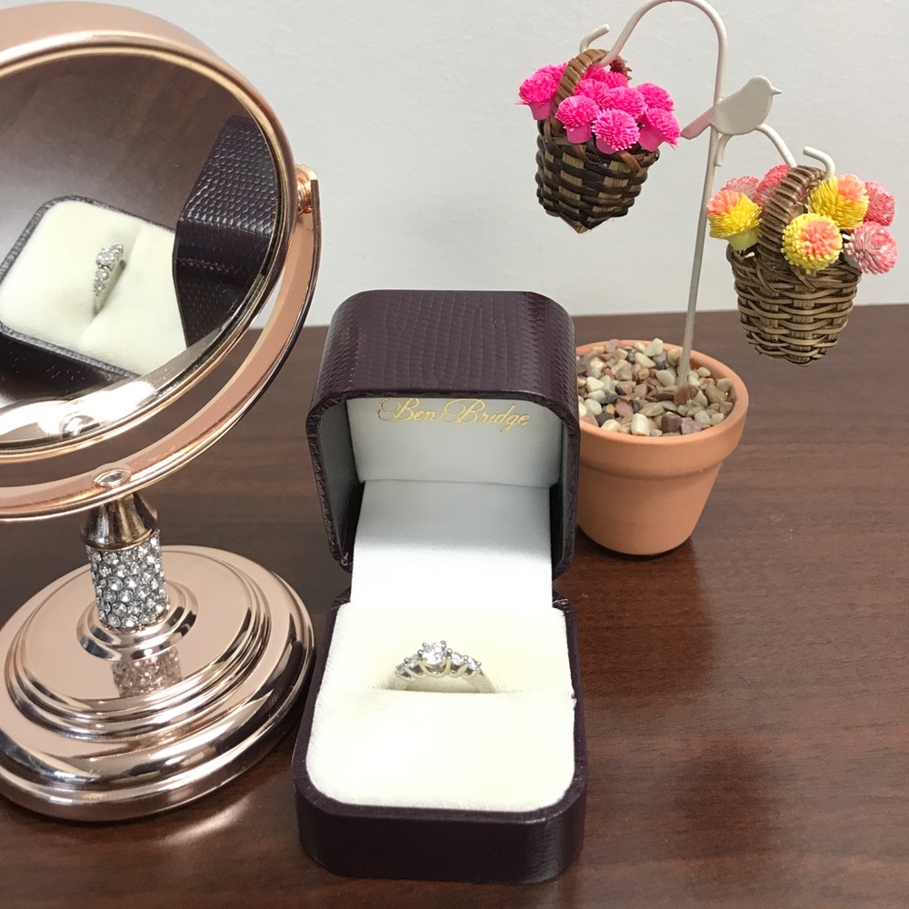 White gold 14k size 4 diamond ring from Ben Bridge