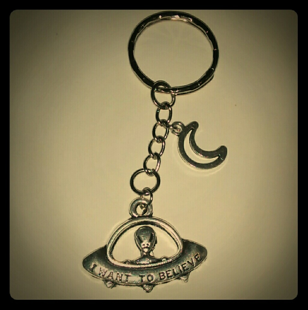 "I want to believe" keychain