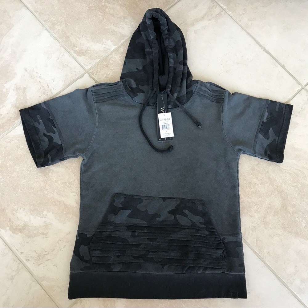 WT02 men hodded shirt