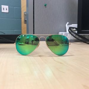 Green polarized aviator ray bans
