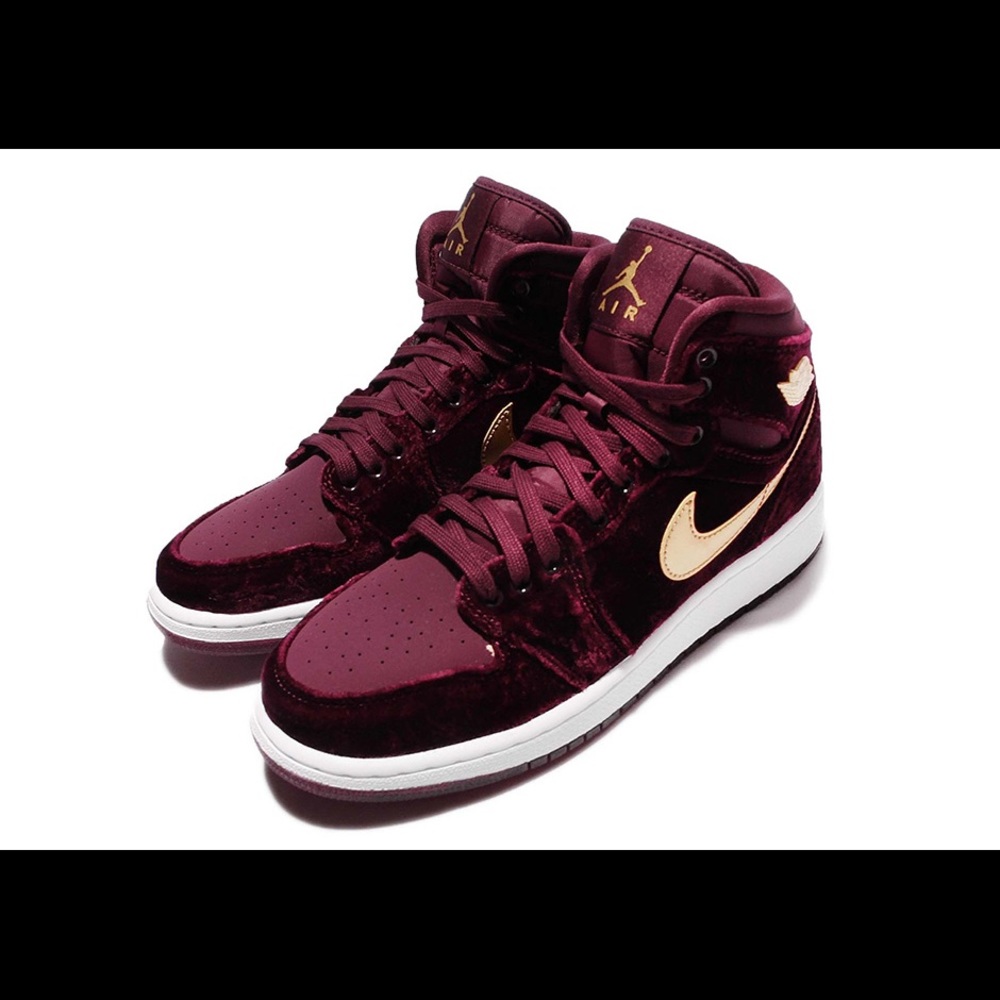 Authentic Air Jordan 1 Heiress Velvet OWO
