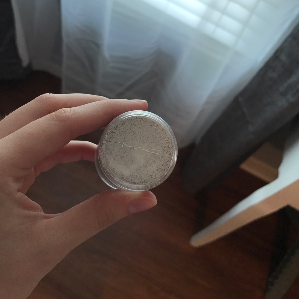 MAC crushed metallic pigment