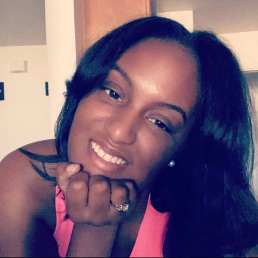 Meet your Posher, Junea