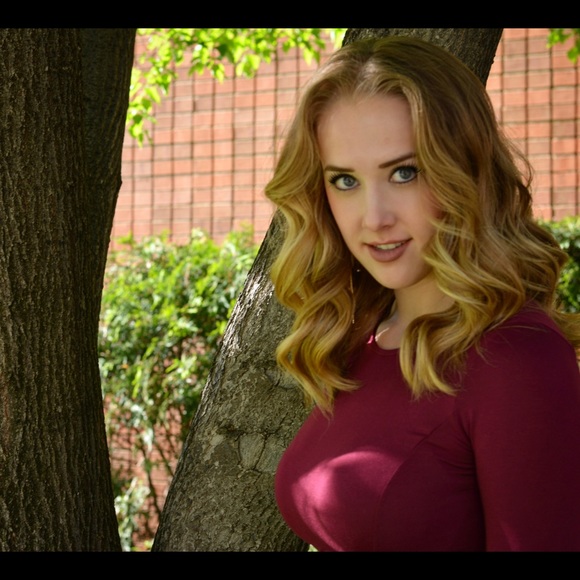 Welcome to Kaydee's Closet! - Picture 4 of 6