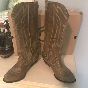 Big Buddha - size 9.5 - zip up - cowgirl boots