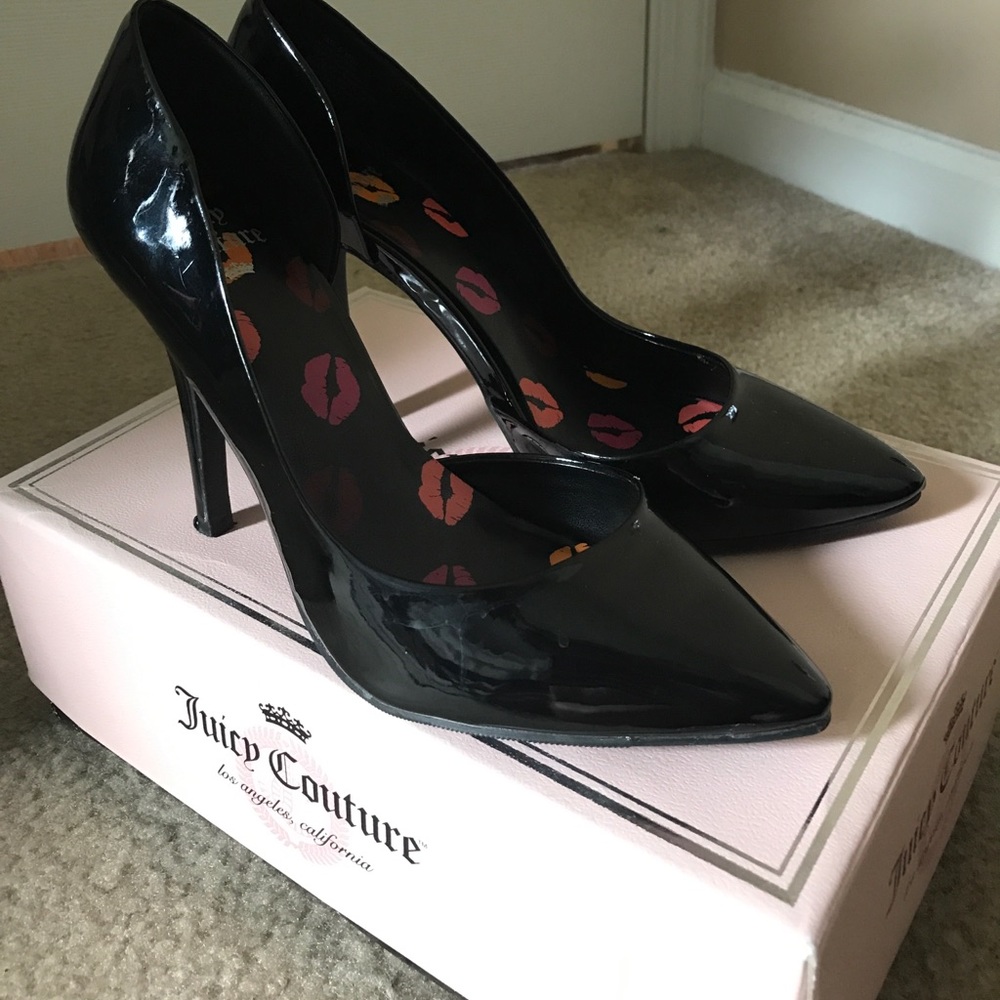 Juicy couture black pumps