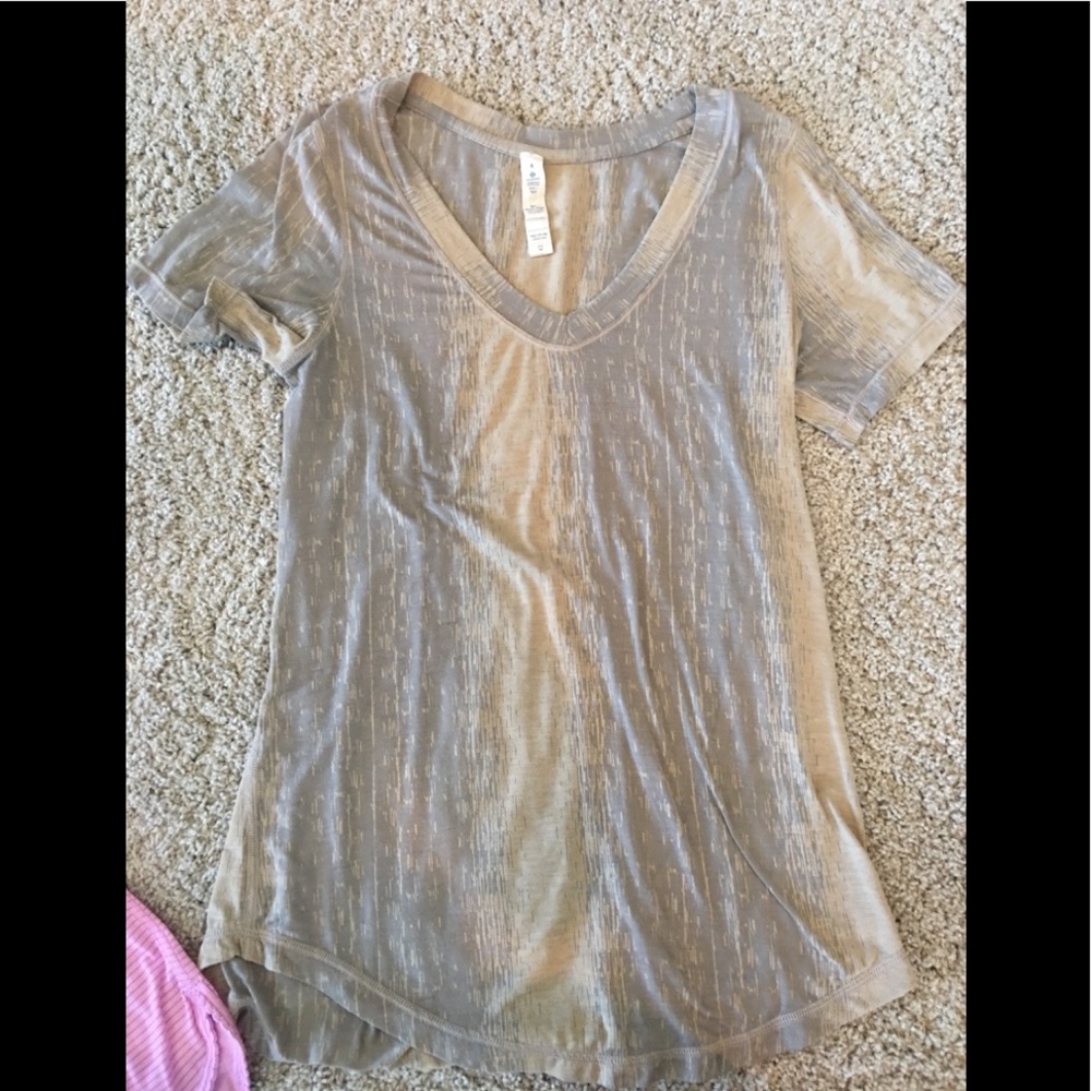 Light weight Lululemon T-shirt