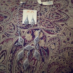 Necklace and matching Earrings