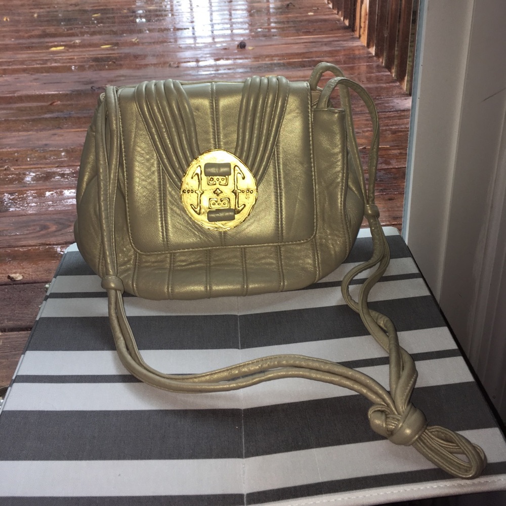 Vintage Park Avenue international leather purse