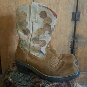 Flower Ariat Boots Size 9