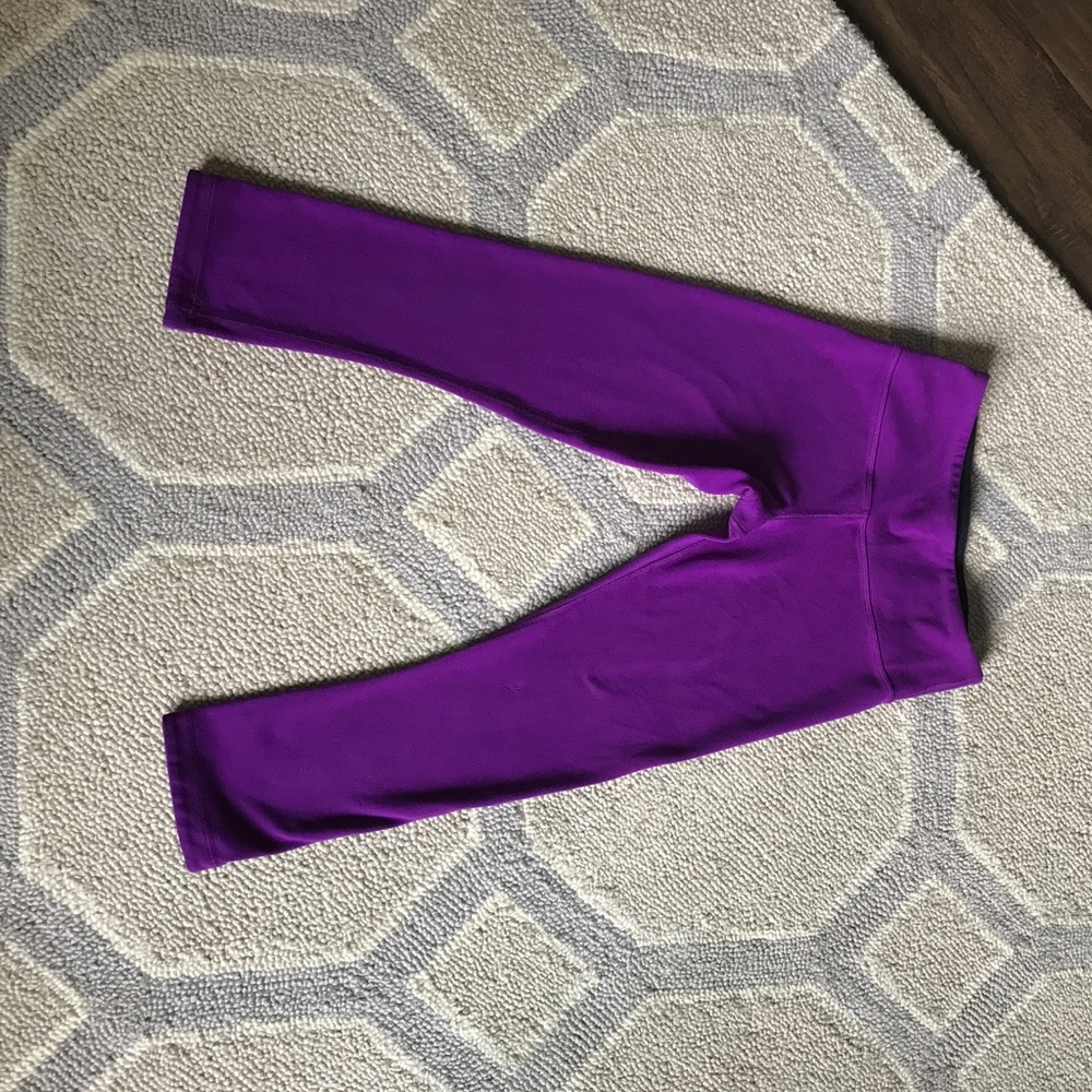Reversible Lululemon capris size 4