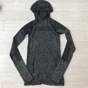 Lululemon long sleeve running shirt size 4 (small)