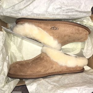 Brand new never worn ugg slippers