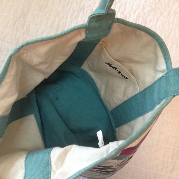 Tote - Picture 3 of 3