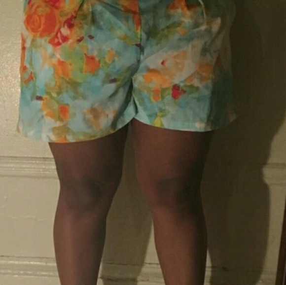 Pattern shorts - Picture 2 of 3