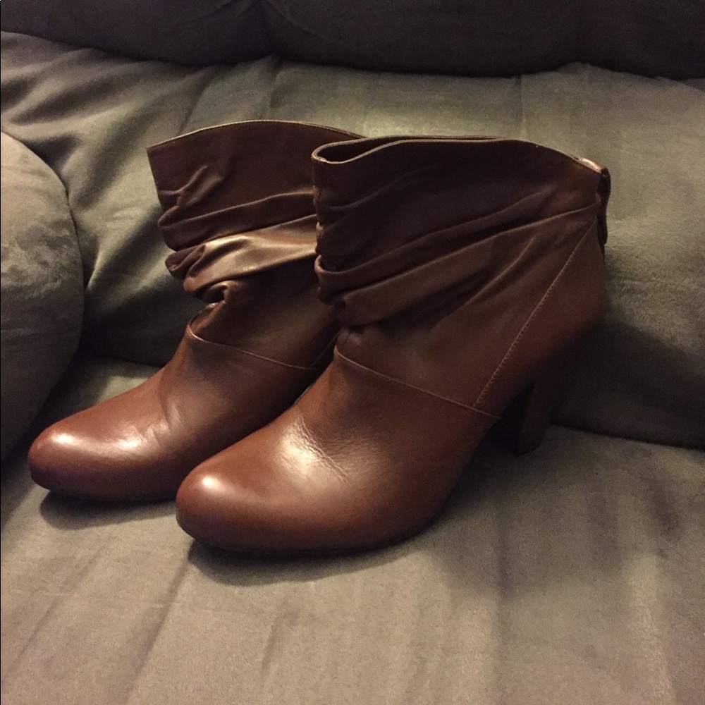 Women's 7 1/2 booties