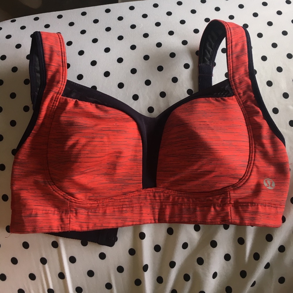 Lululemon sports bra