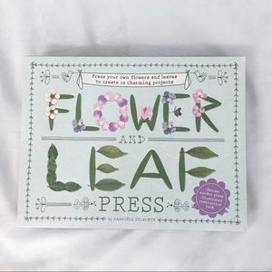 Urban Outfitters Flower and Leaf Press Art Kit