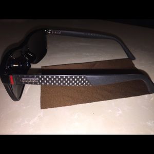 Men's Gucci sunglasses