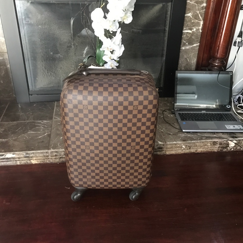 Louis Vuitton Zephyr 55 hard case Luggage