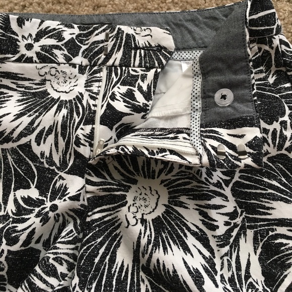 Banana Republic Hampton Fit shorts size 2 - Picture 3 of 6