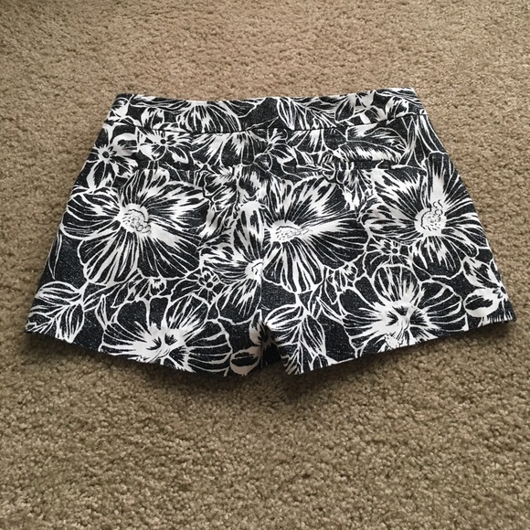 Banana Republic Hampton Fit shorts size 2 - Picture 2 of 6