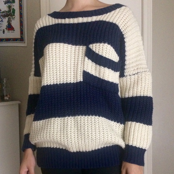 🔷OVERSIZED KNIT SWEATER🔶 - Picture 2 of 3