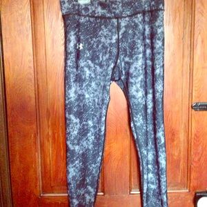 Under Armour compression heat gear leggings