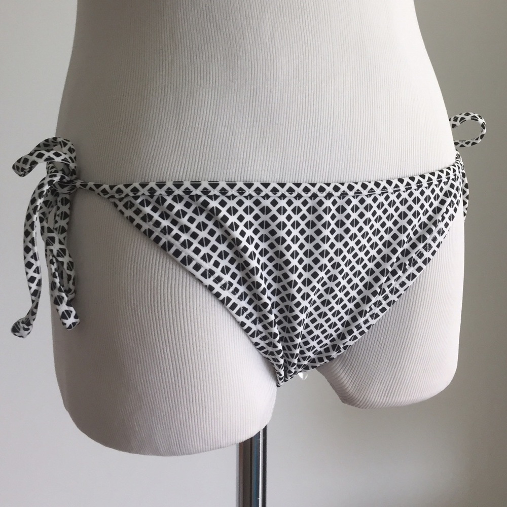 New GAP geometric bikini bottoms small