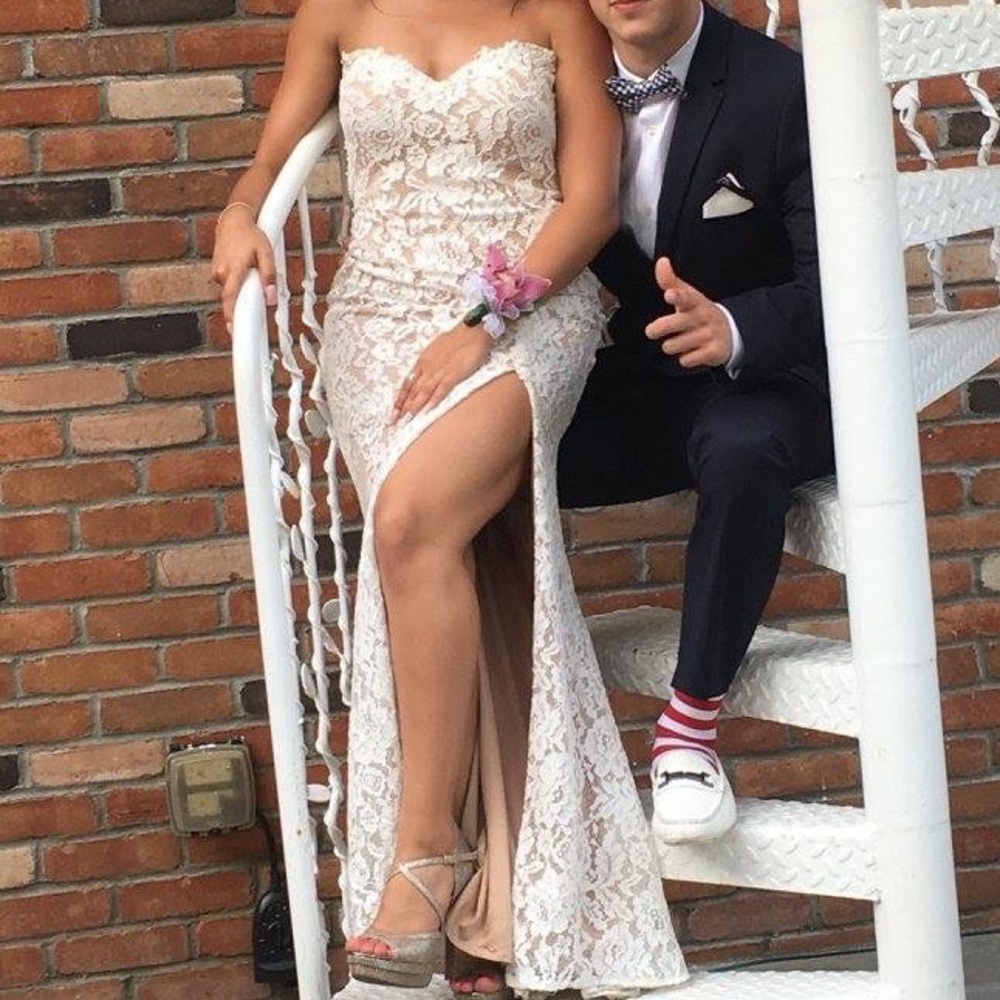 PROM DRESS!!!! - Picture 2 of 4