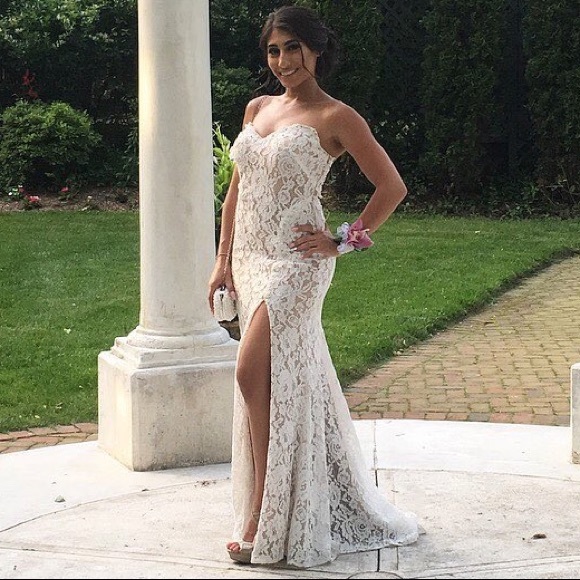 PROM DRESS!!!! - Picture 3 of 4