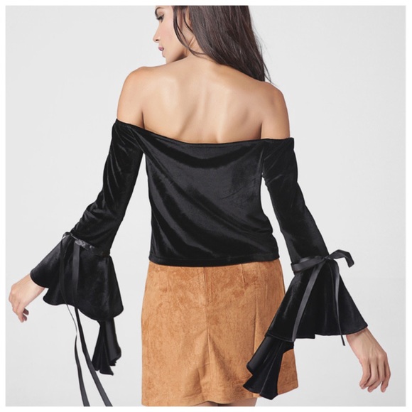 Black Velvet Off The Shoulder Top - Picture 4 of 5