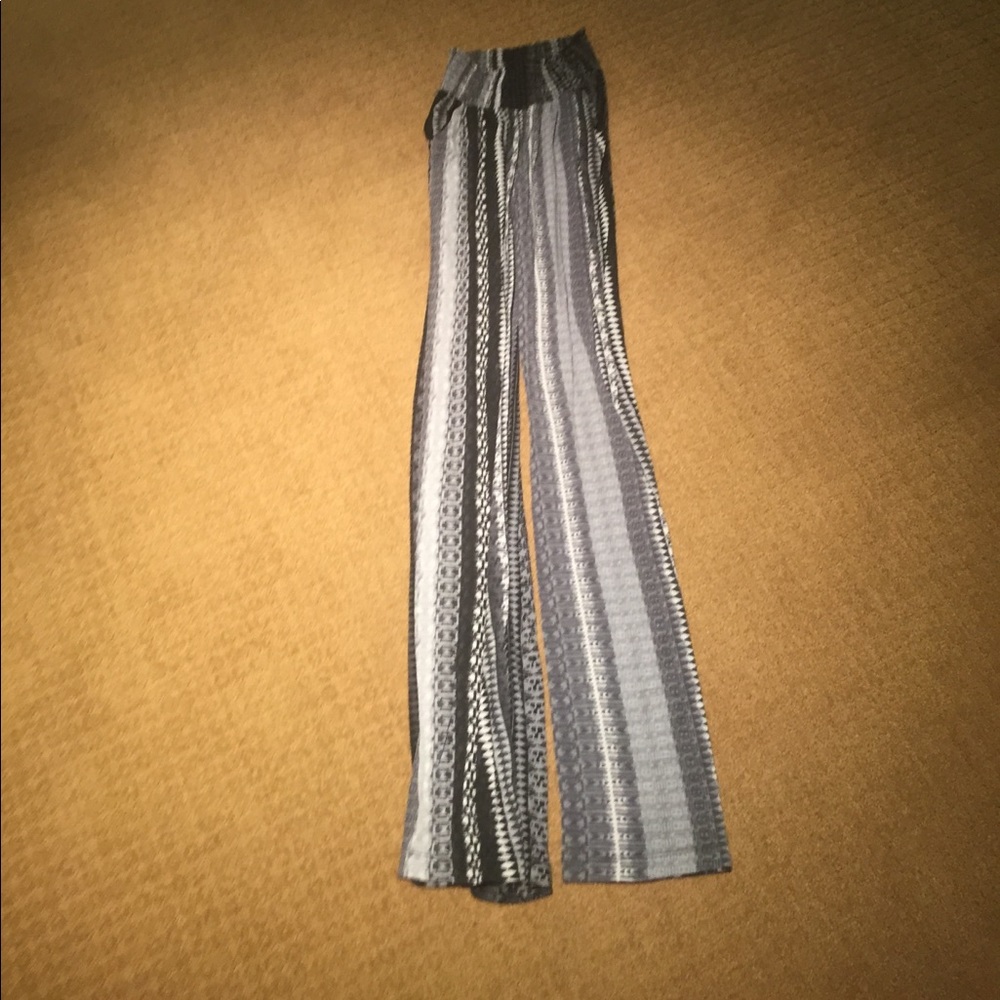 💕Women’s Flowy Patterned Pants💕