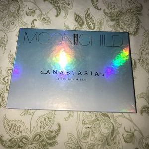 Anastasia Beverly Hills glow kits:Moonchild & -