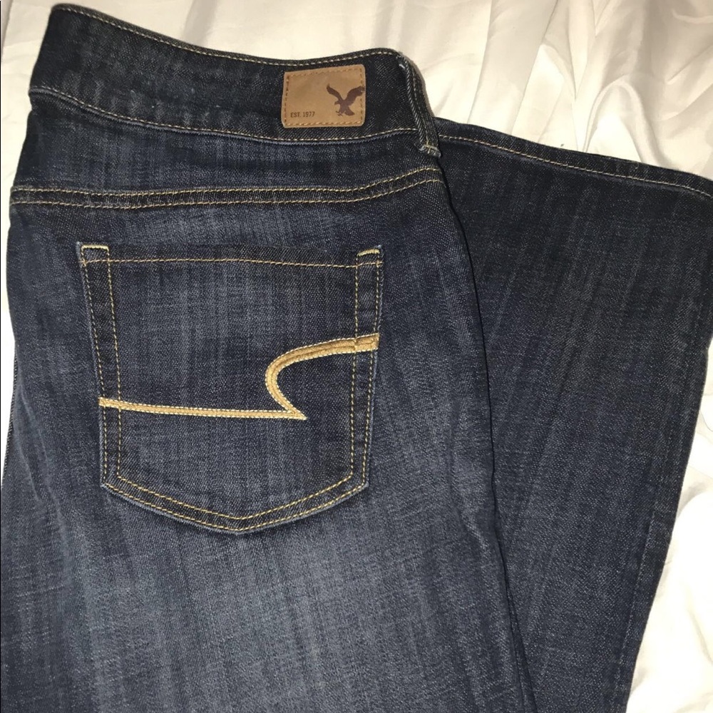 American Eagle Artist Crop