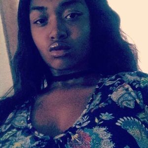 Meet your Posher, Mykia