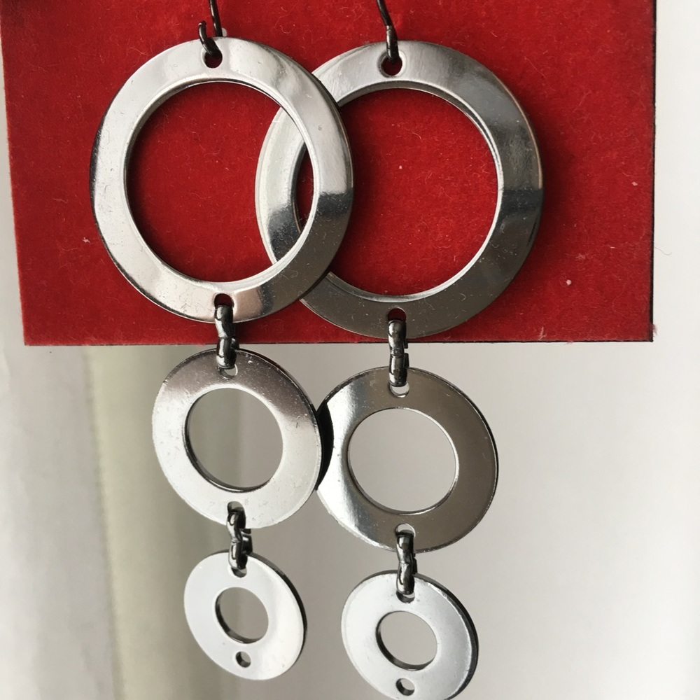 90s-style Gunmetal Circle Chandelier Earrings